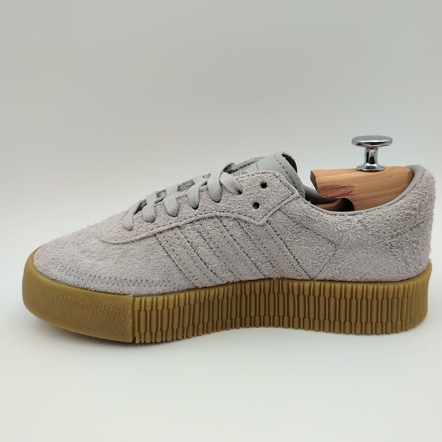 Adidas Sambarose daim gris intégral et semelle marron