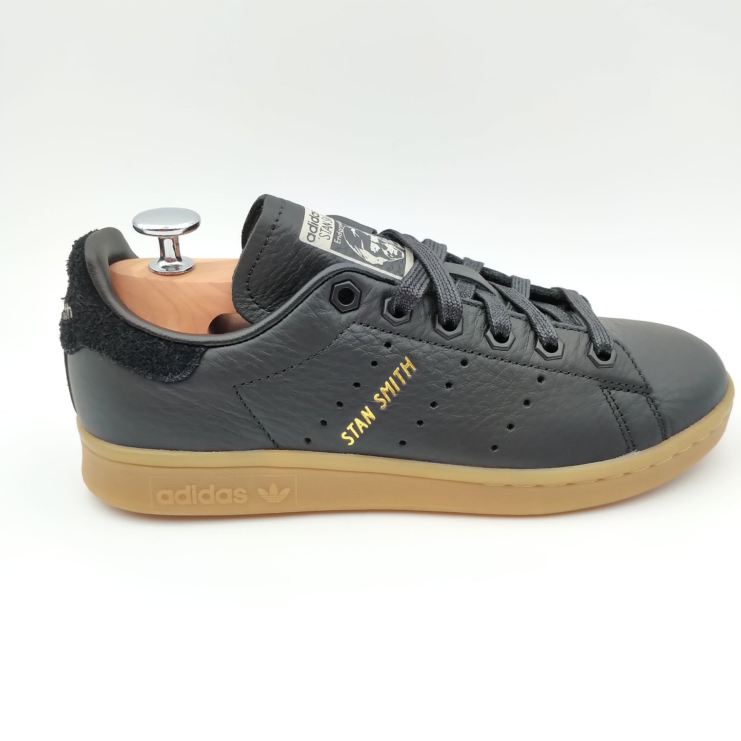 Adidas Stan Smith cuir noir et semelle marron