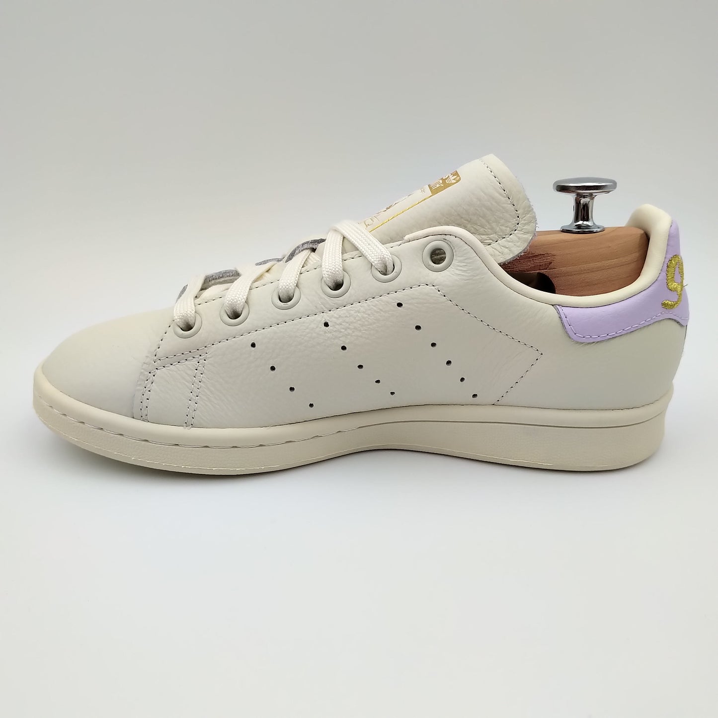 Adidas Stan Smith cuir beige crème et talon lila
