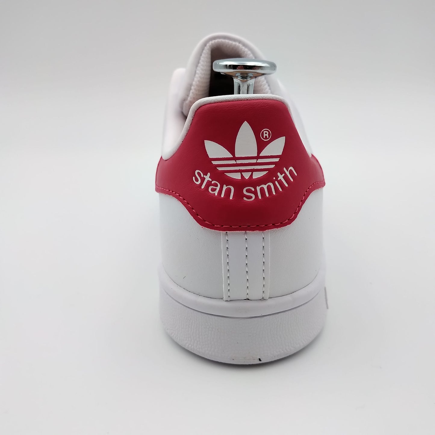 Adidas Stan Smith blanche avec talon rouge magenta