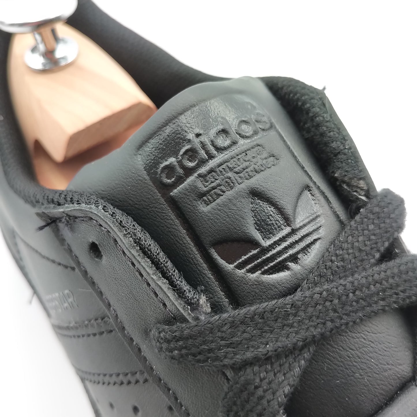 Adidas Superstar noir intégral