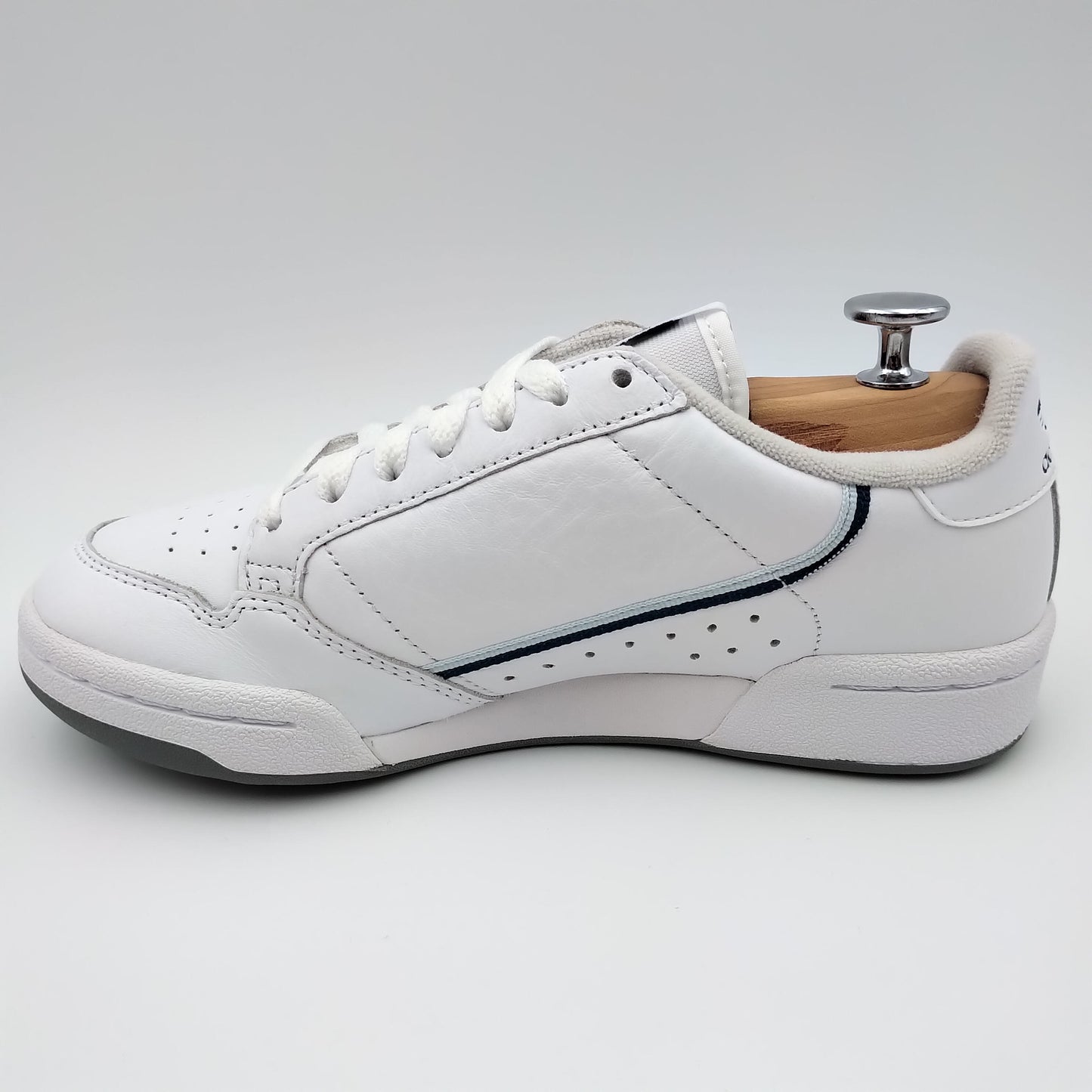 Adidas Continental 80 avec bandes et logo bleu