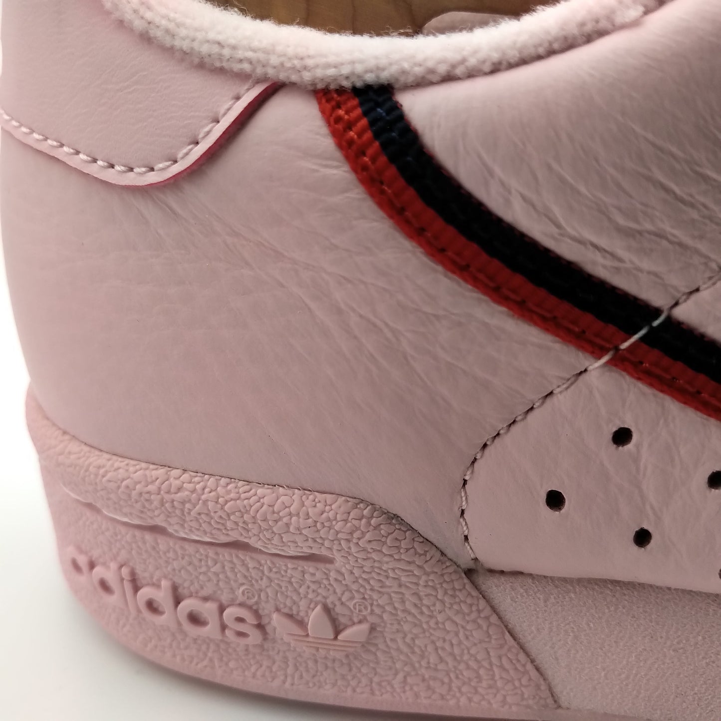 Adidas Continental 80 cuir rose et bande noire et rouge