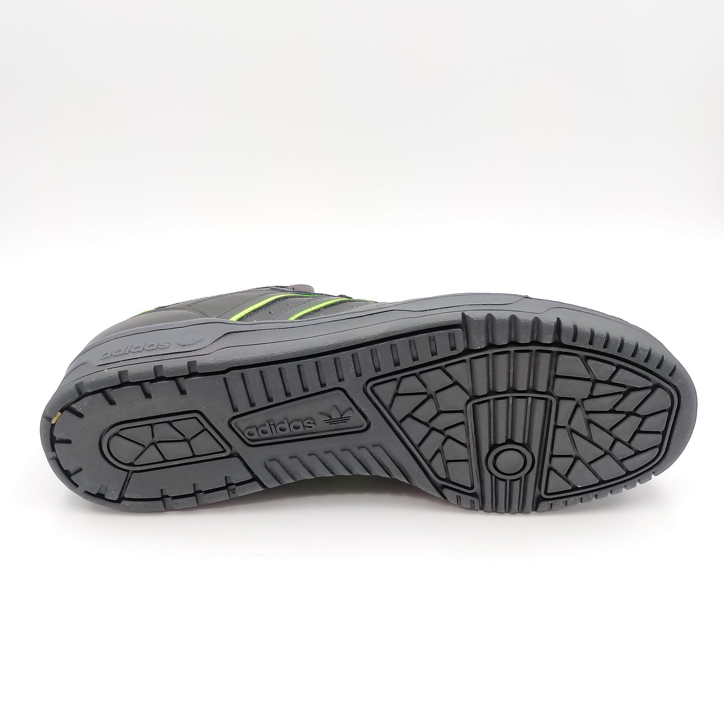 Adidas Rivalry Low noir et motifs fluo verts