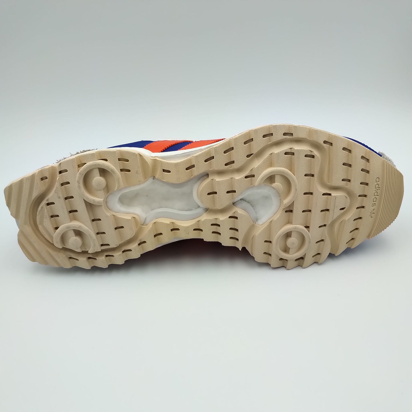 Adidas SL7600 bleu et grise avec bandes rouges