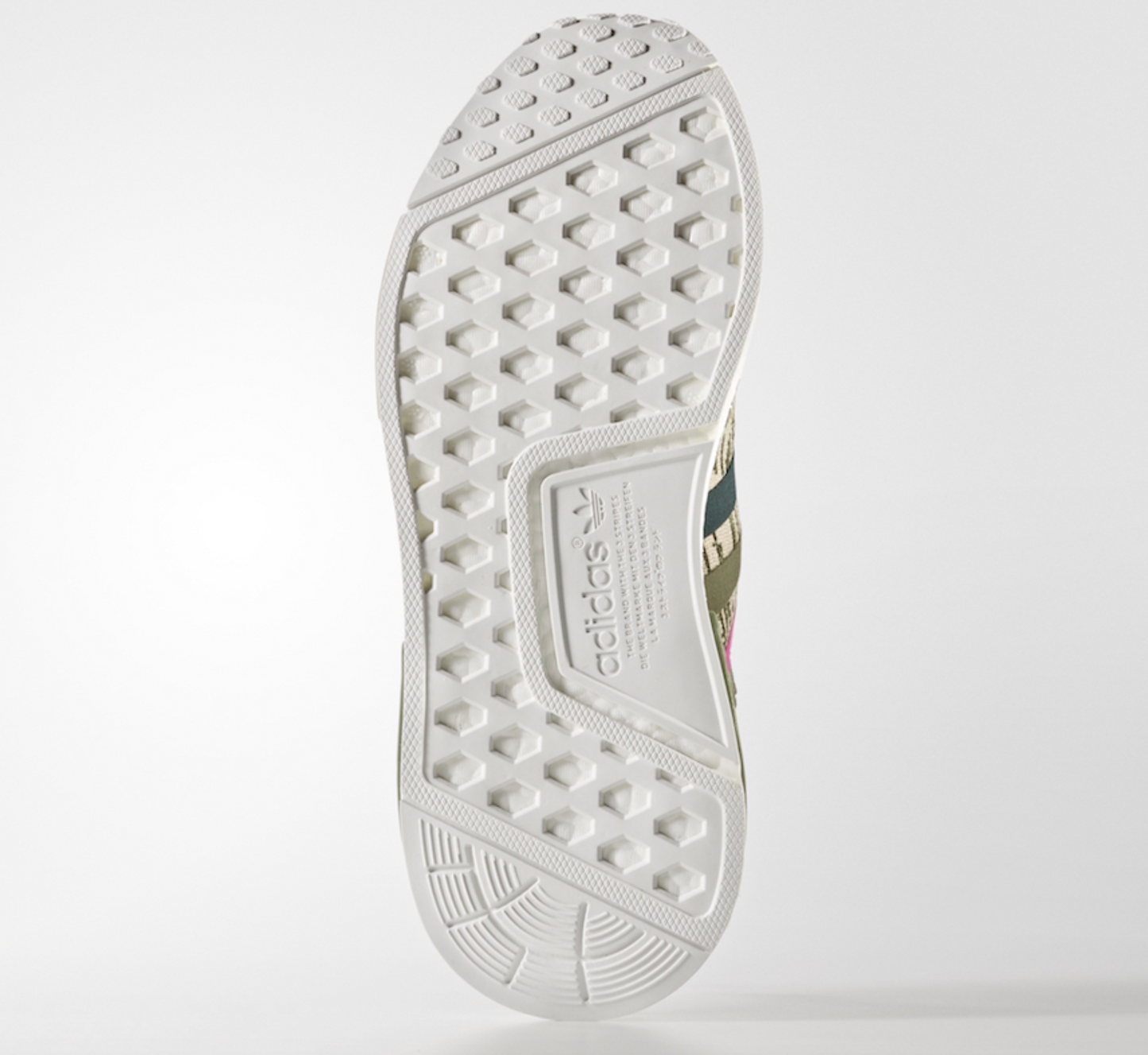 Adidas NMD_R1 verte kaki et bande rose