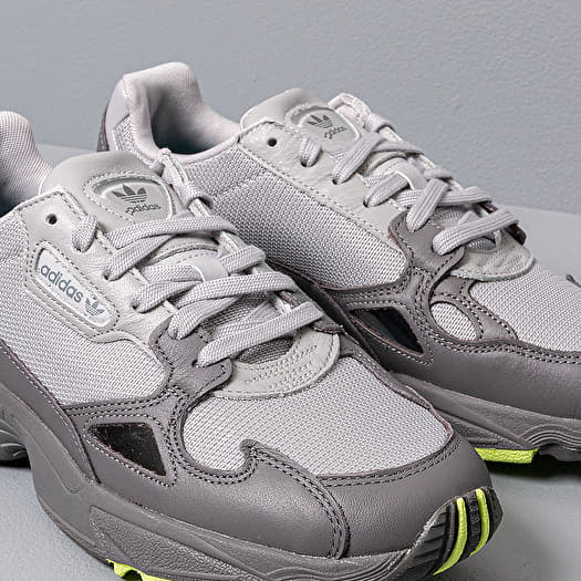 Adidas Falcon nuances de gris
