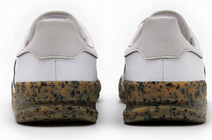 Adidas Jeans blanches avec bandes grises