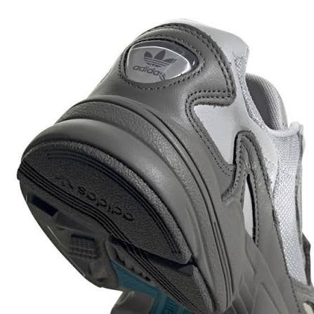 Adidas Falcon nuances de gris