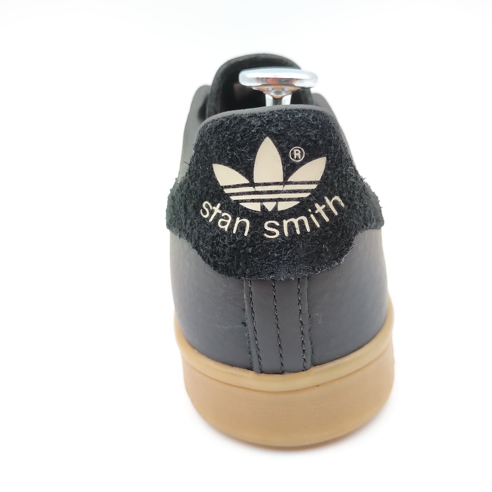 Adidas Stan Smith cuir noir et semelle marron