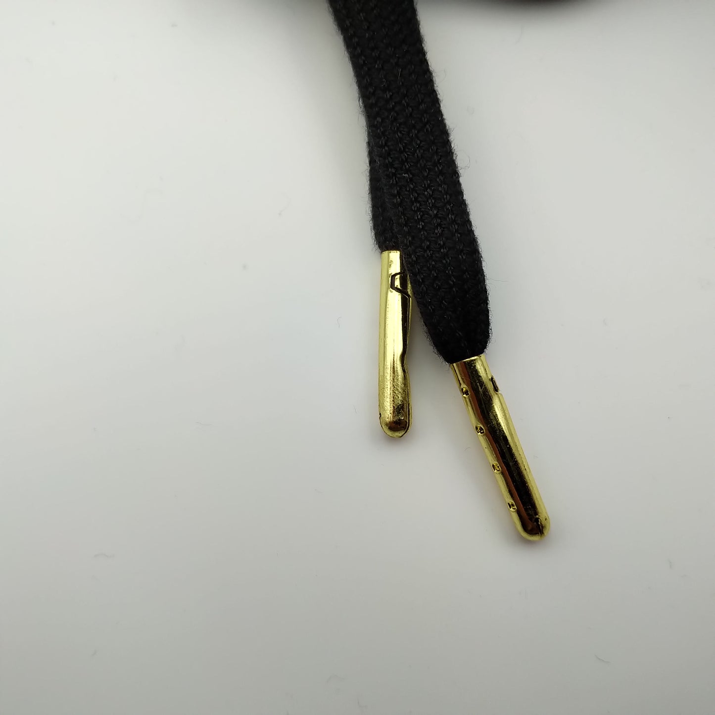 Adidas Stan Smith cuir noir et blanc et motifs dorés