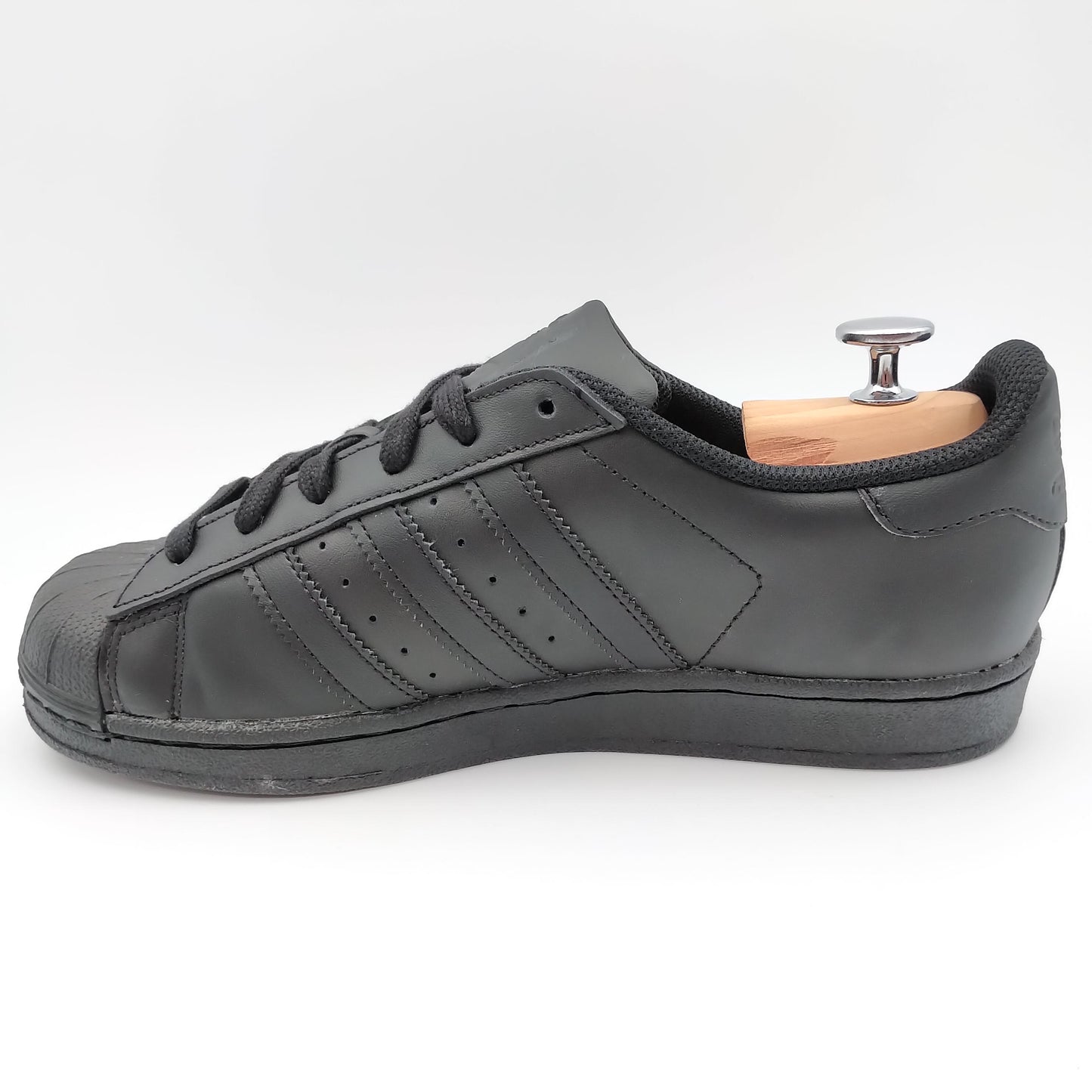 Adidas Superstar noir intégral