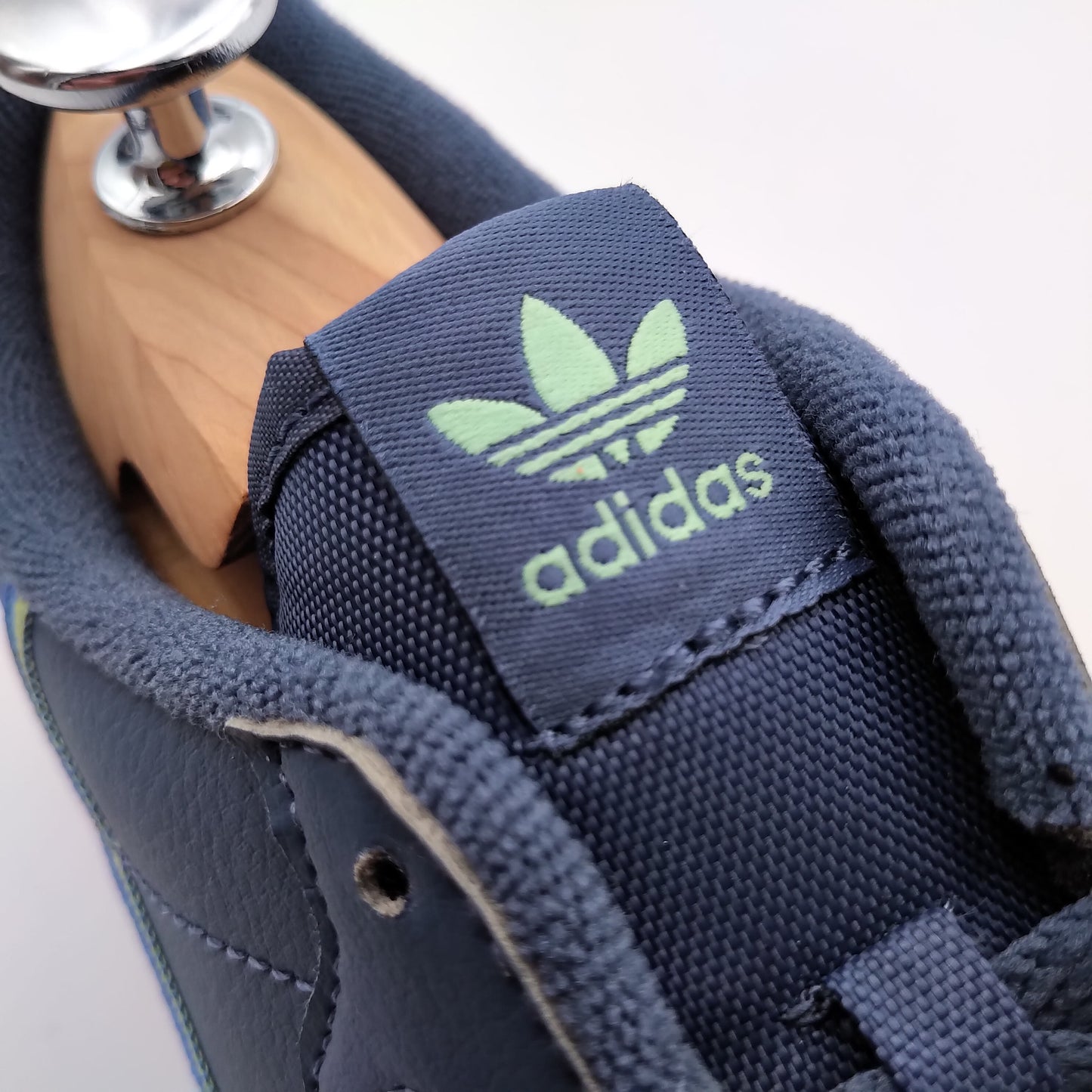 Adidas Continental 80 grise foncée