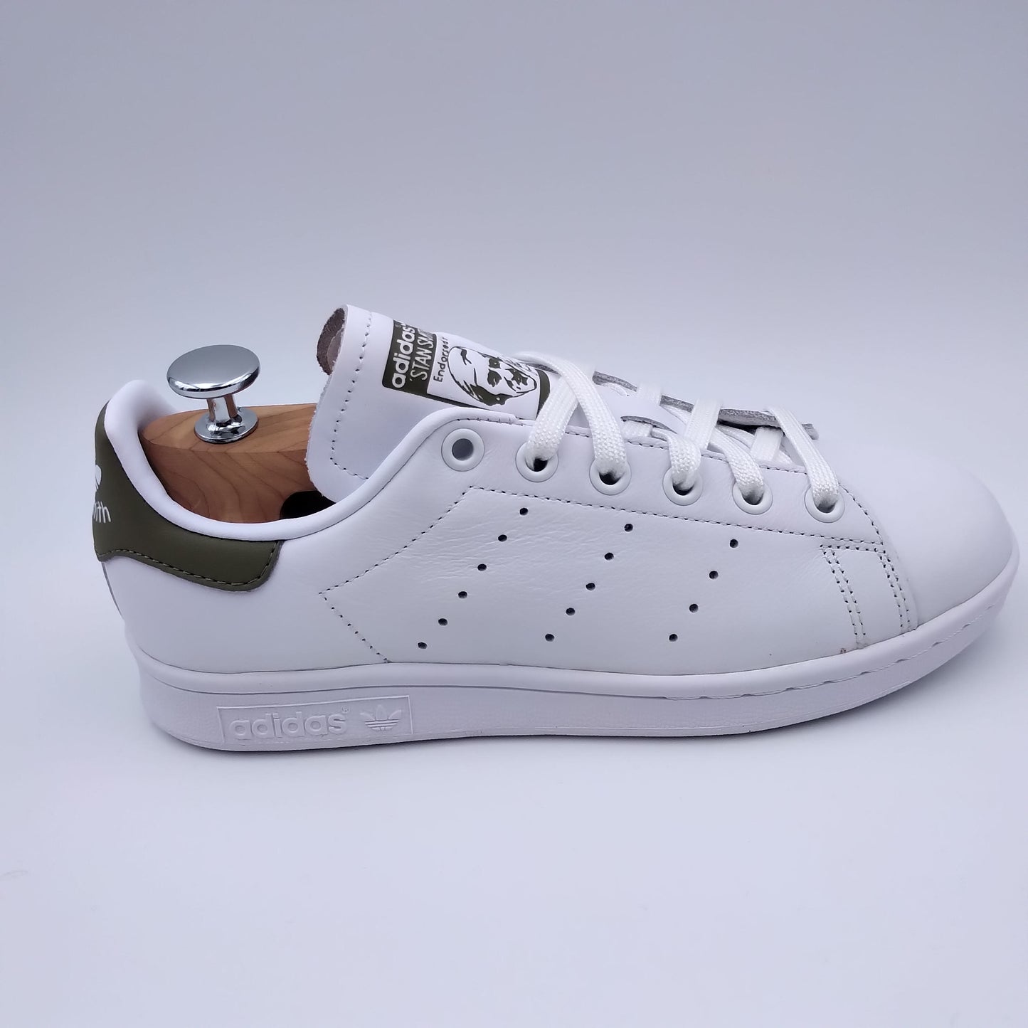 Adidas Stan Smith cuir blanc et talon kaki