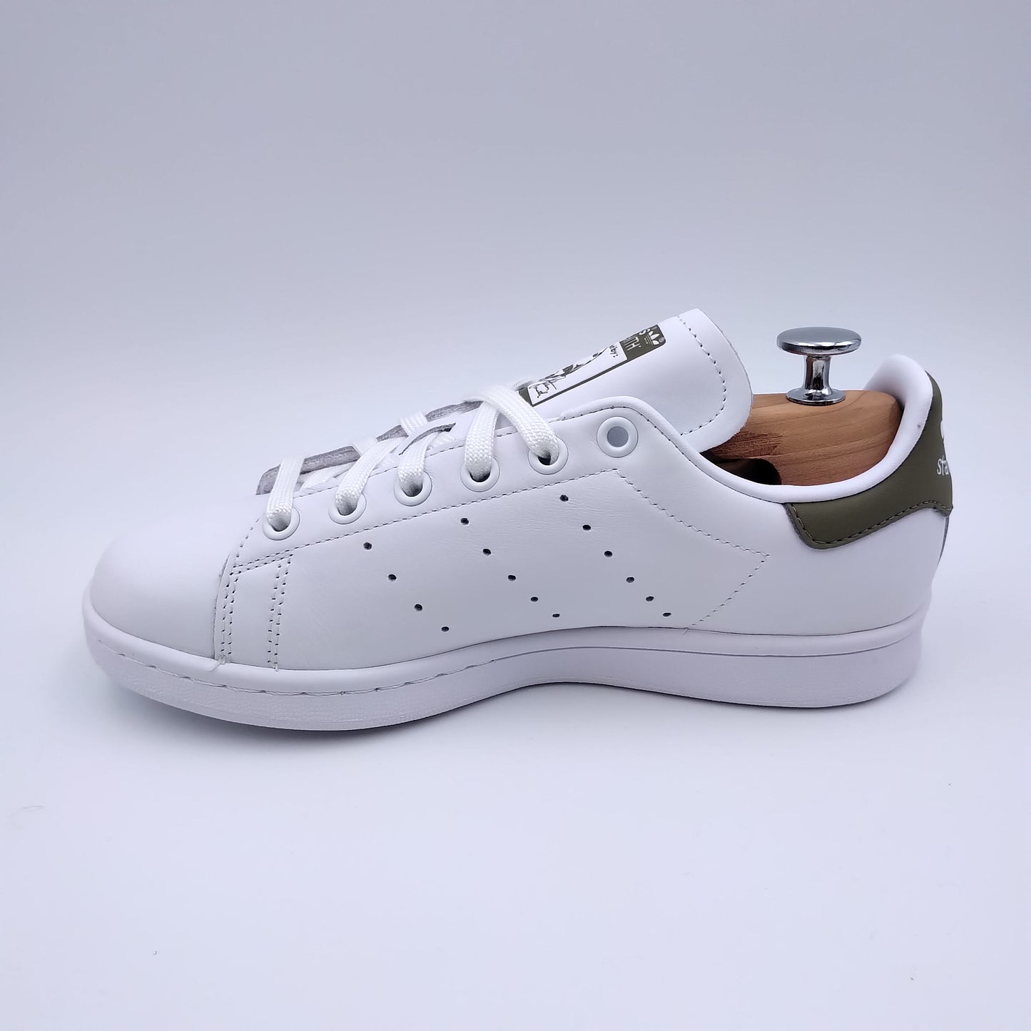 Adidas Stan Smith cuir blanc et talon kaki