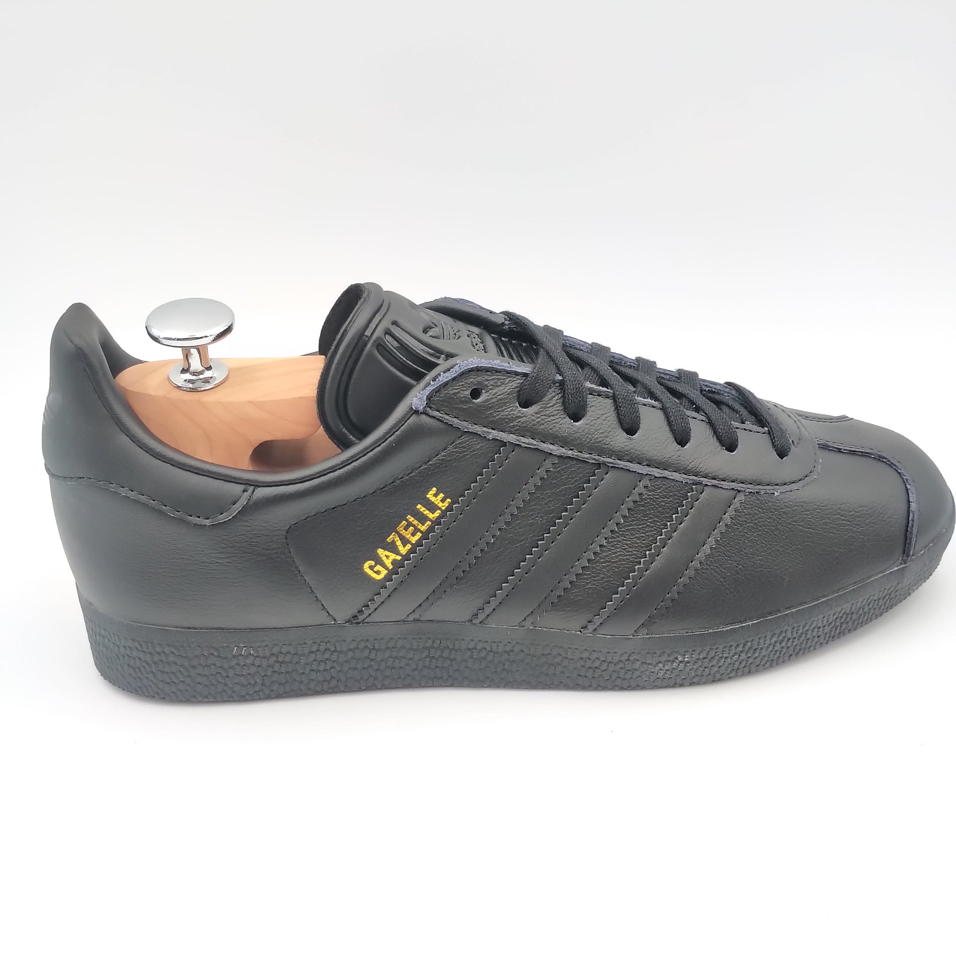 adidas gazelle silver green womens Adidas Gazelle cuir noir intégral – SneakBoutik